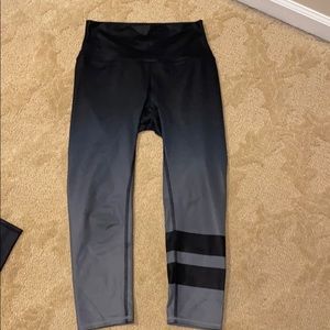 Alo Airbrushed Cropped Legging